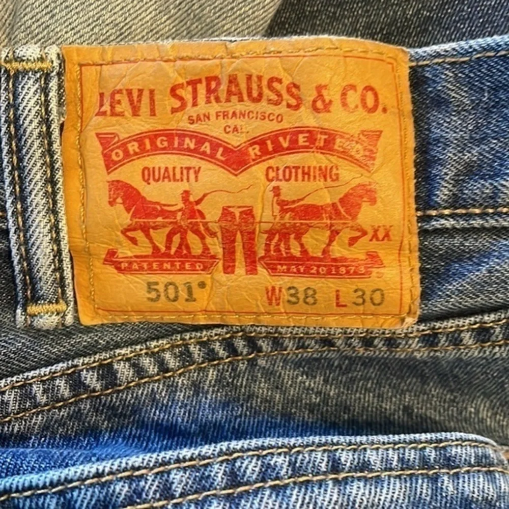 Levi’s 501 Classic Straight Leg Button Fly Jean 38W 30L